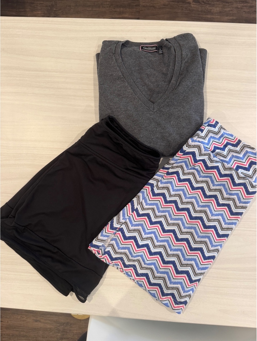 Golftini Women's Golf 3-Piece Bundle V-Neck Sweater & 2 Skorts Size M L